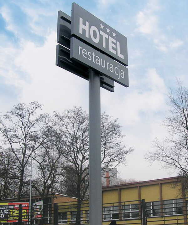 Subĉiela Reklama Poluso-Signo por Hotelo