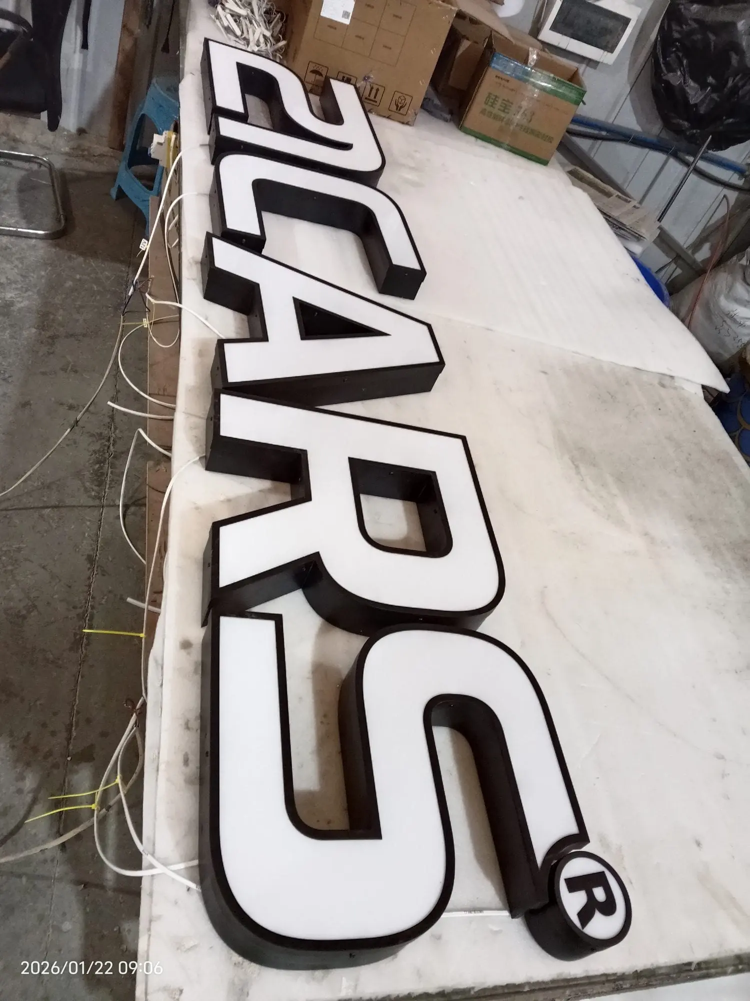 21CARS, Showroom-Buchstaben — in Produktion (1 von 2)