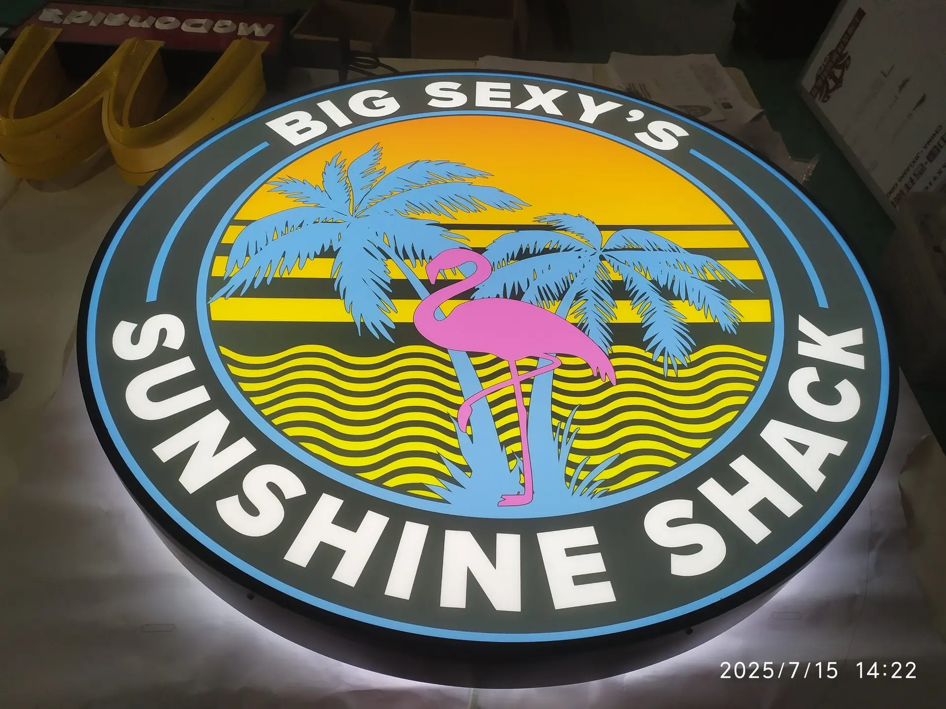 Big Sexy's Sunshine Shack, caja de luz — en producción (2 de 2)