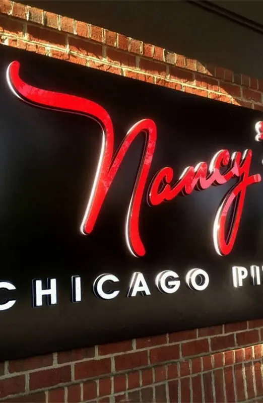Nancy's Chicago Pizza, Ladenbuchstaben