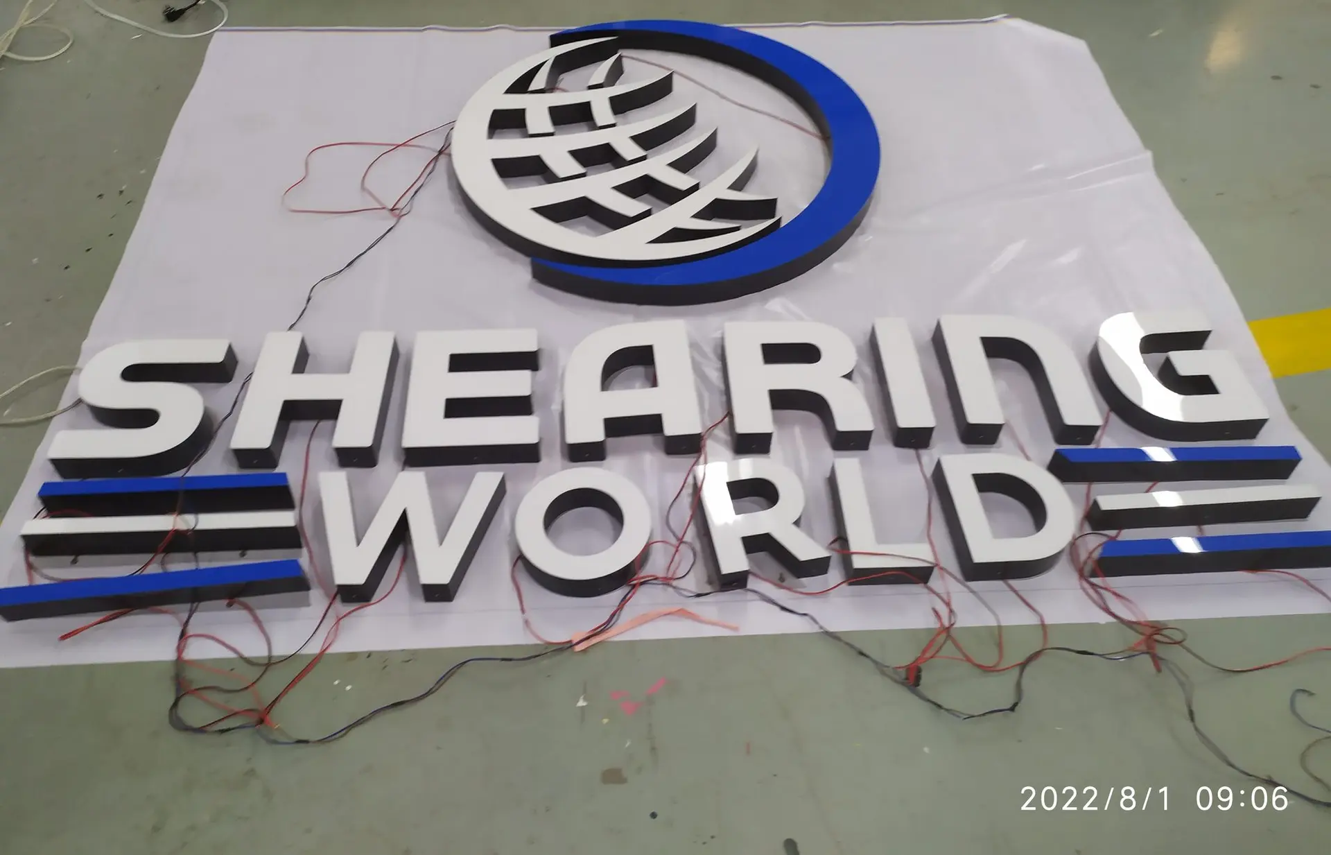 Shearing World, Blendenschild — in Produktion (2 von 2)