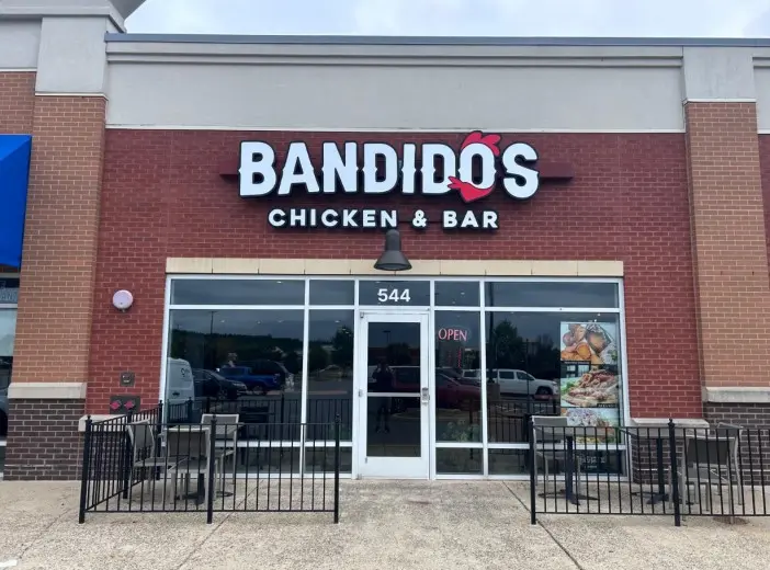 Ladenschild von Bandidos Chicken & Bar